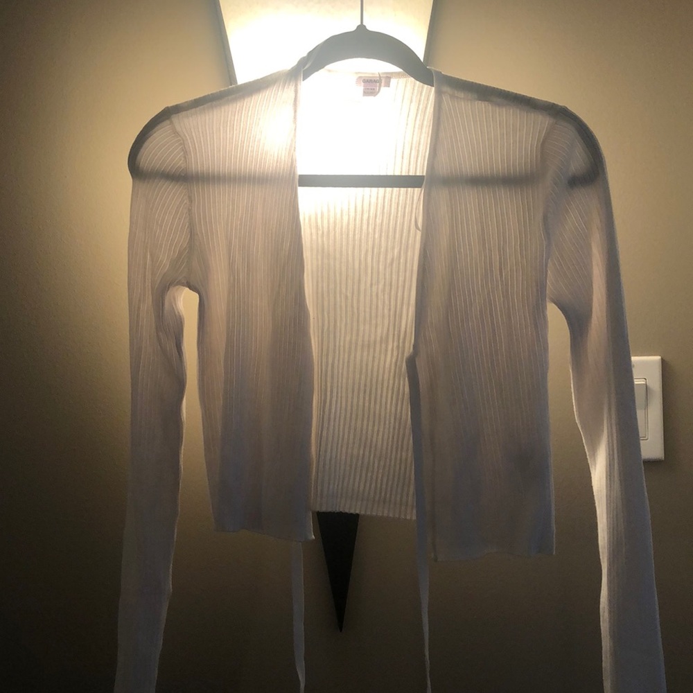Garage long sleeve tie in the middle